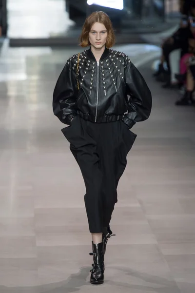 Look 28